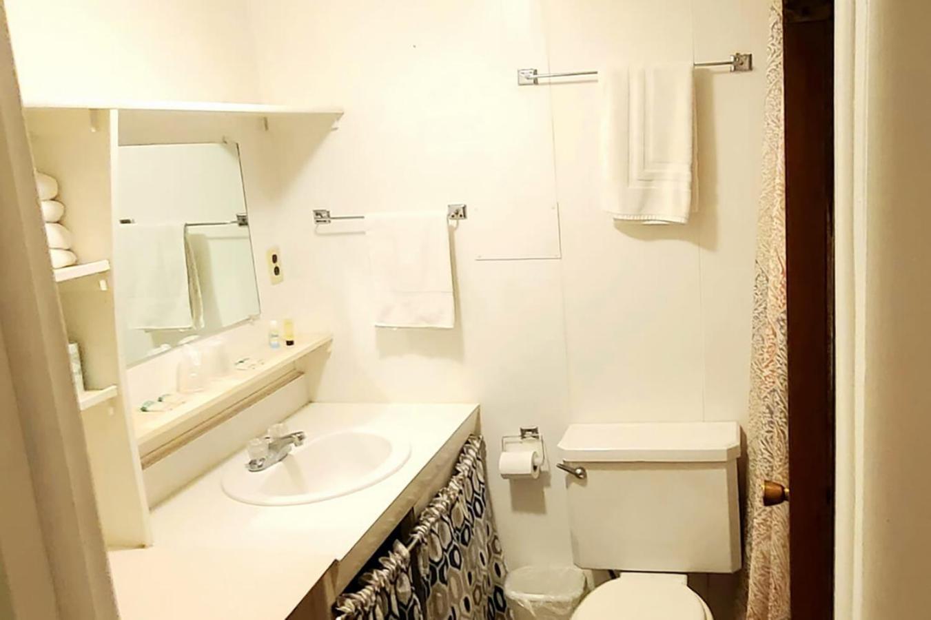 Snowy Mountain Inn Saratoga Ngoại thất bức ảnh